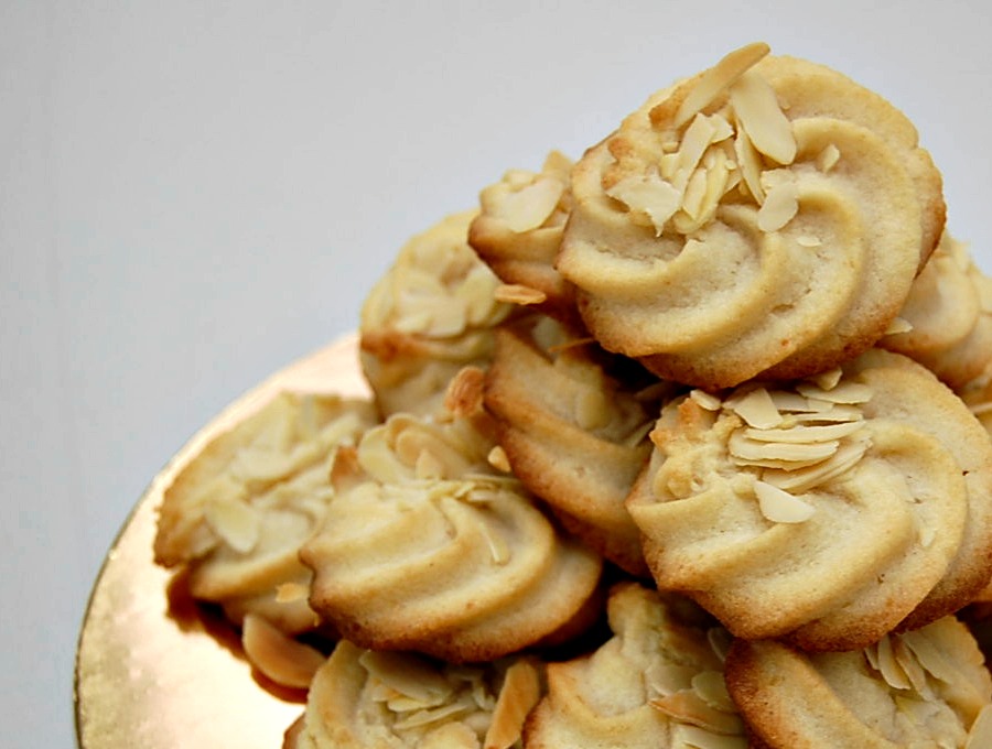 Image for PASTE DI MANDORLA - Biscotti montati alle mandorle
