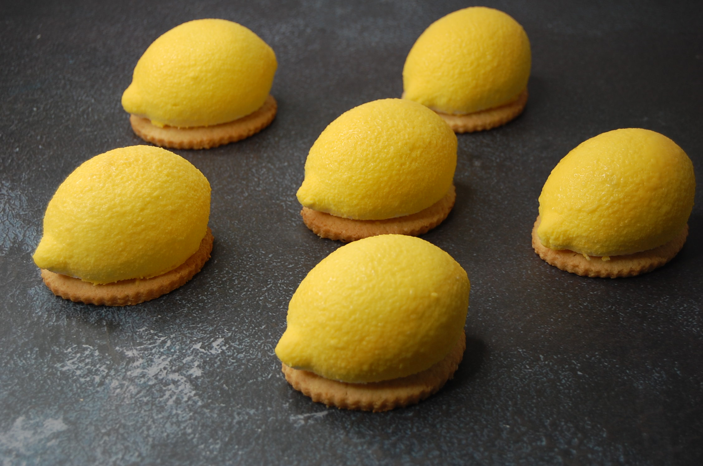 🍋Frutta realistica, il trend che conquista la Pasticceria.